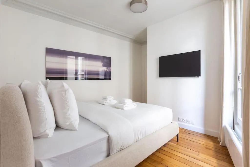 Tour Eiffel - Invalides - Renove Apartment Paris